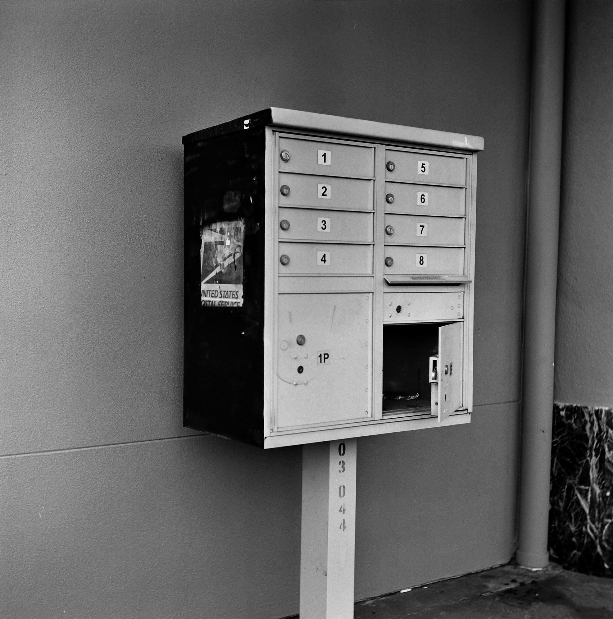 empty mailbox no rent deposit